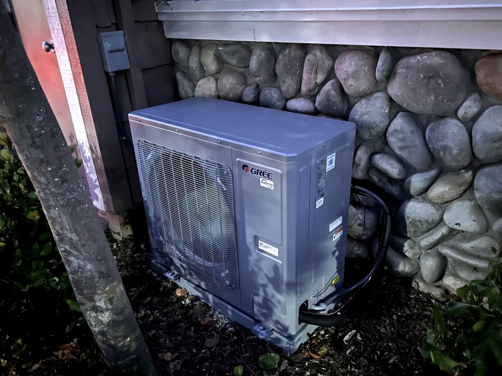 Gree FLEXX36 heat pump installation in Redwood City, CA Nur HVAC